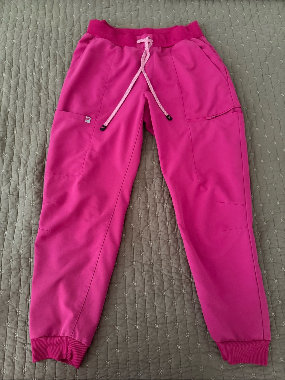 Fabletics Fuchsia Scrub Set - Picture 4 of 6